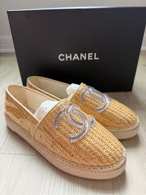 NWT Chanel raffia cc logo espadrilles beige woven straw shoes + box, dust bags